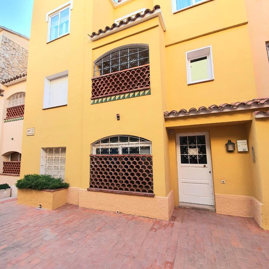 Leroy Apartment Empuriabrava Exterior foto